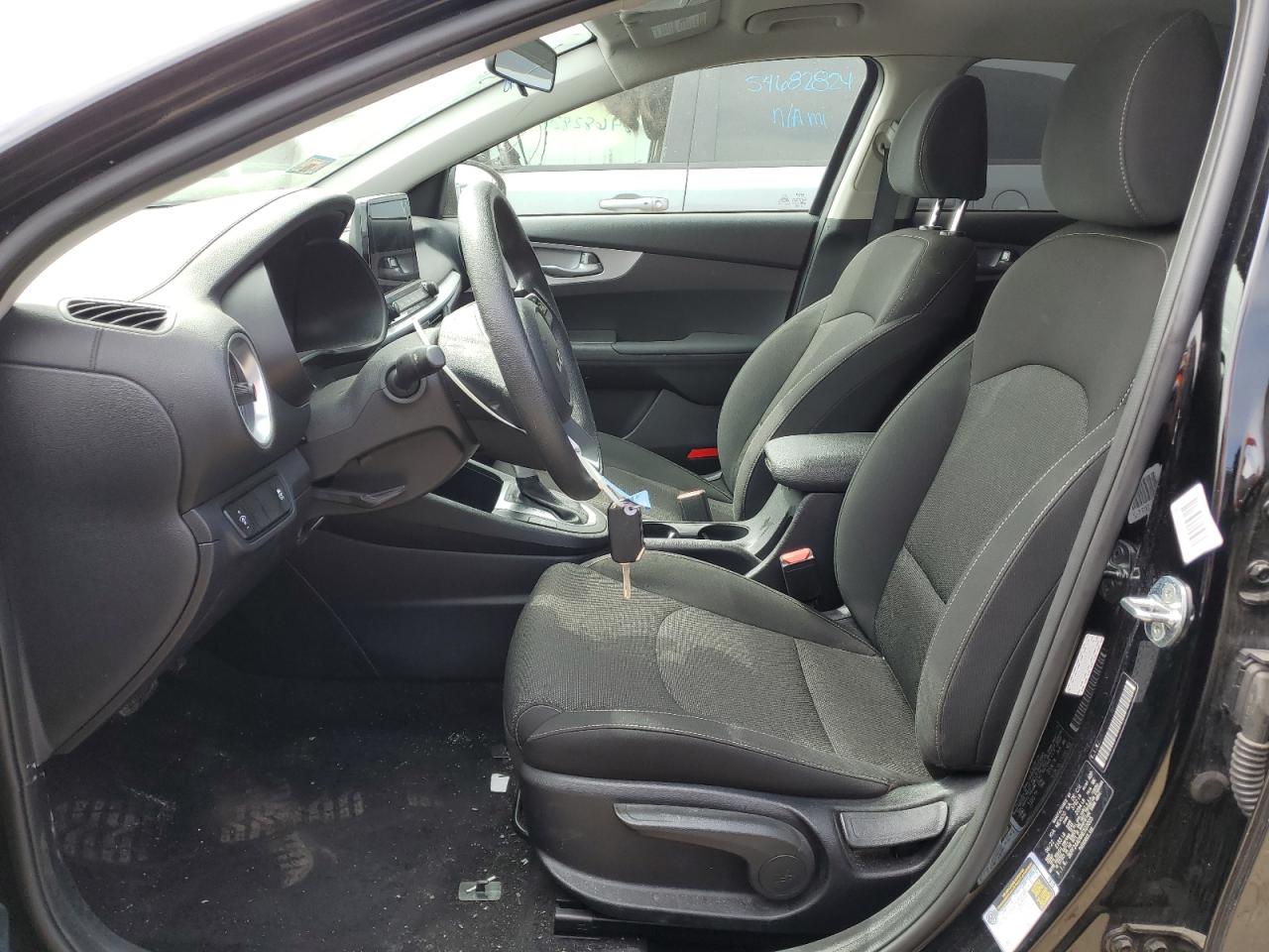 3KPF24AD9NE503005 2022 Kia Forte Fe