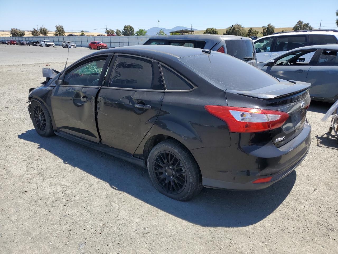 1FAHP3F25CL466508 2012 Ford Focus Se