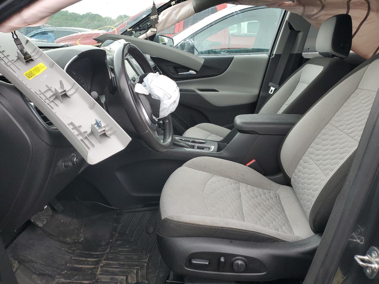 3GNAXKEV5KS676169 2019 Chevrolet Equinox Lt