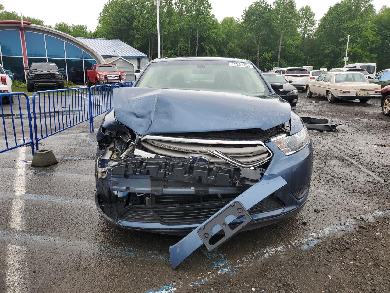 2018 Ford Taurus Se vin: 1FAHP2D89JG141271