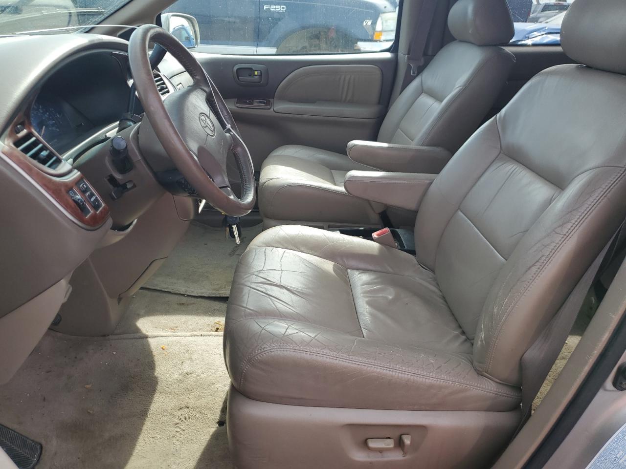 4T3ZF13CX1U339525 2001 Toyota Sienna Le