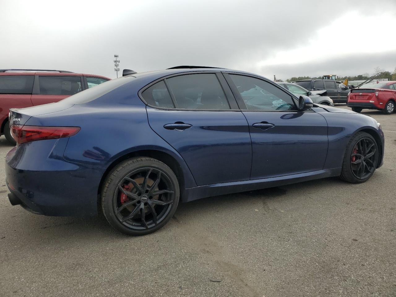 ZARFAEEN8H7558339 2017 Alfa Romeo Giulia Ti Q4