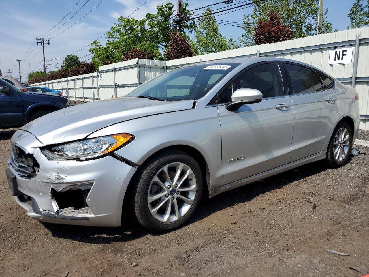 3FA6P0LU1KR105787 2019 Ford Fusion Se