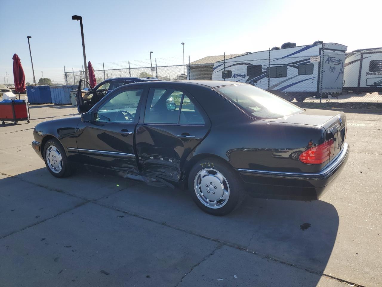 WDBJF55F5TJ012901 1996 Mercedes-Benz E 320