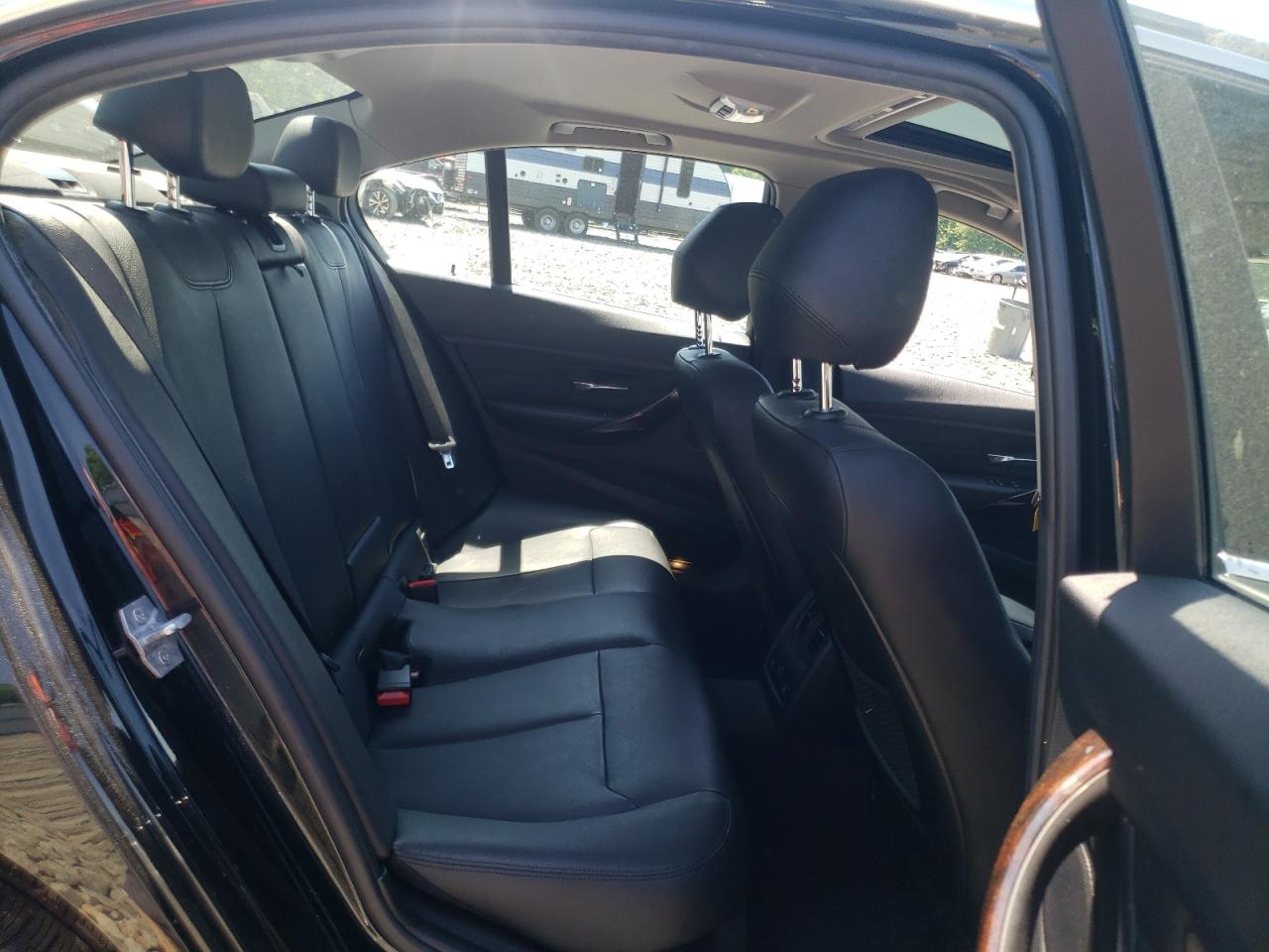 WBA3B9G59FNR93665 2015 BMW 335 Xi