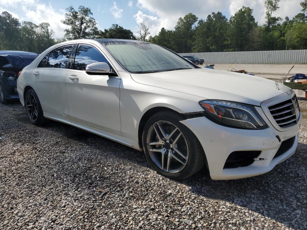 2014 Mercedes-Benz S 550 vin: WDDUG8CB9EA014477