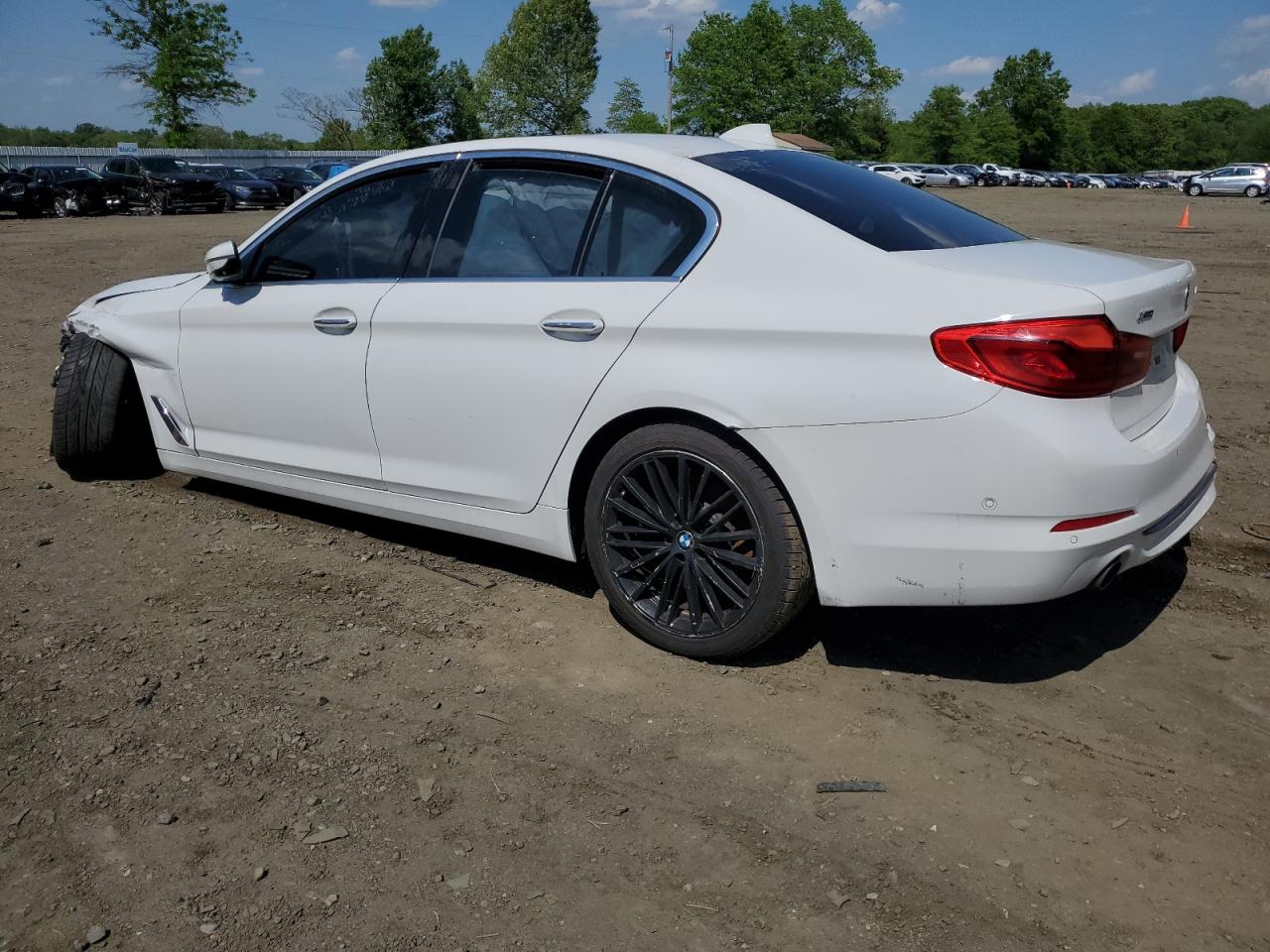 WBAJA7C5XJWA71416 2018 BMW 530 Xi