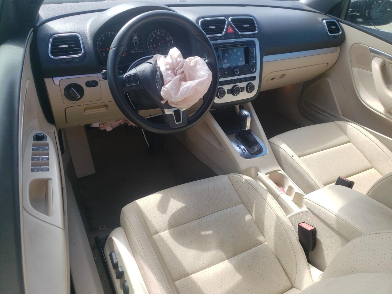 WVWBW8AH2FV005688 2015 Volkswagen Eos Komfort