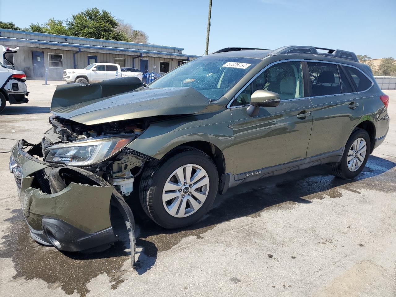 2018 Subaru Outback 2.5I Premium vin: 4S4BSAFC7J3248915