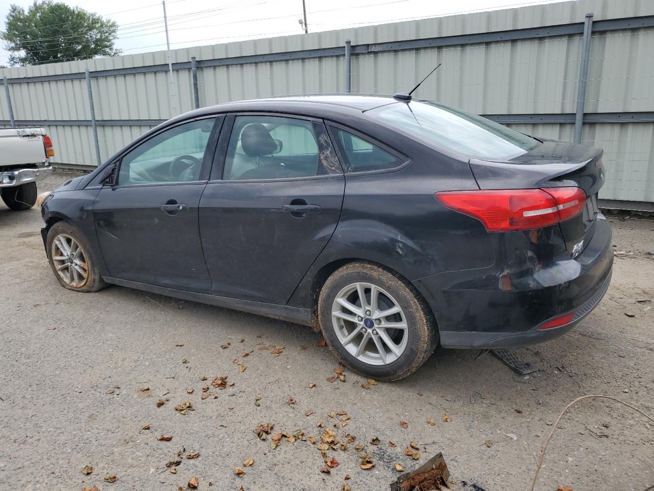 1FADP3F23HL345949 2017 Ford Focus Se