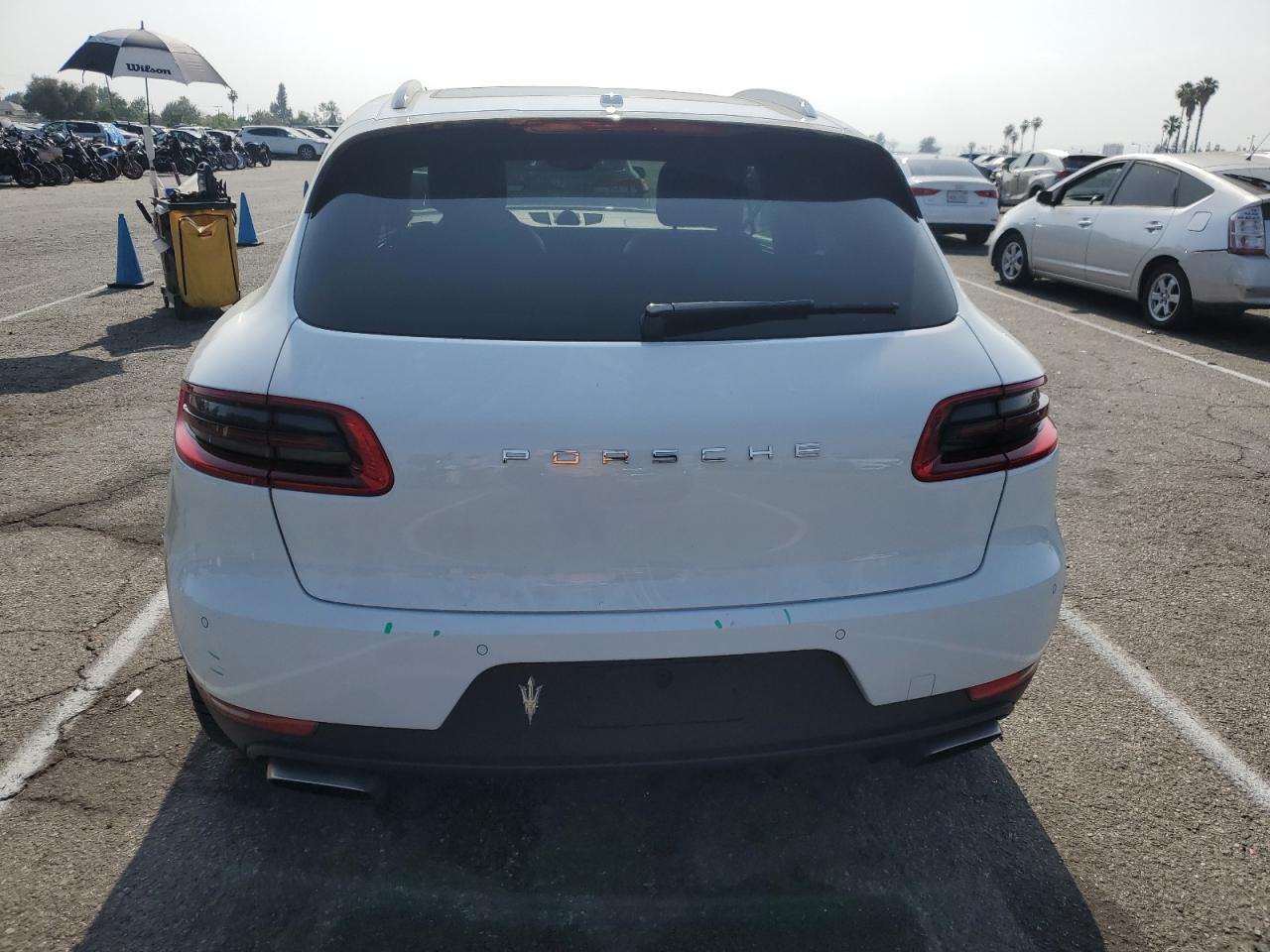 WP1AA2A5XJLB21950 2018 Porsche Macan