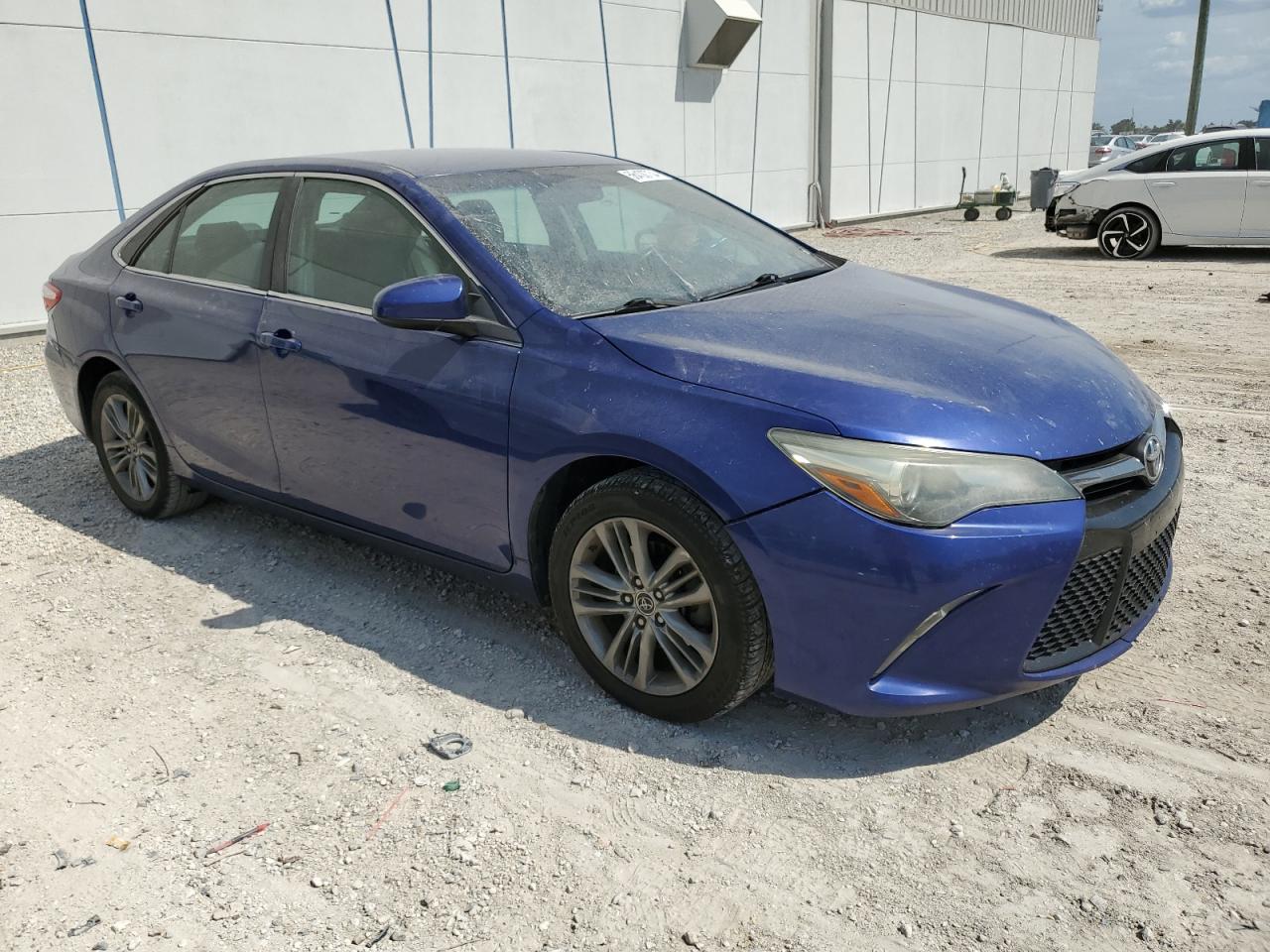 4T1BF1FK2FU980849 2015 Toyota Camry Le