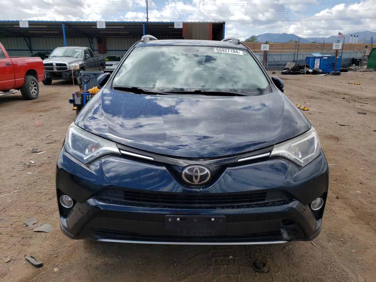 JTMRFREV6HJ155463 2017 Toyota Rav4 Xle