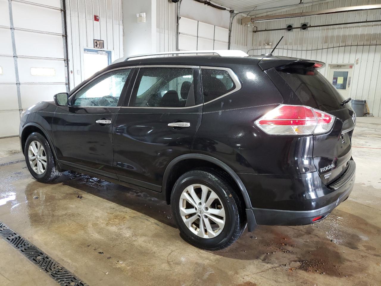 2016 Nissan Rogue S vin: KNMAT2MV4GP649234