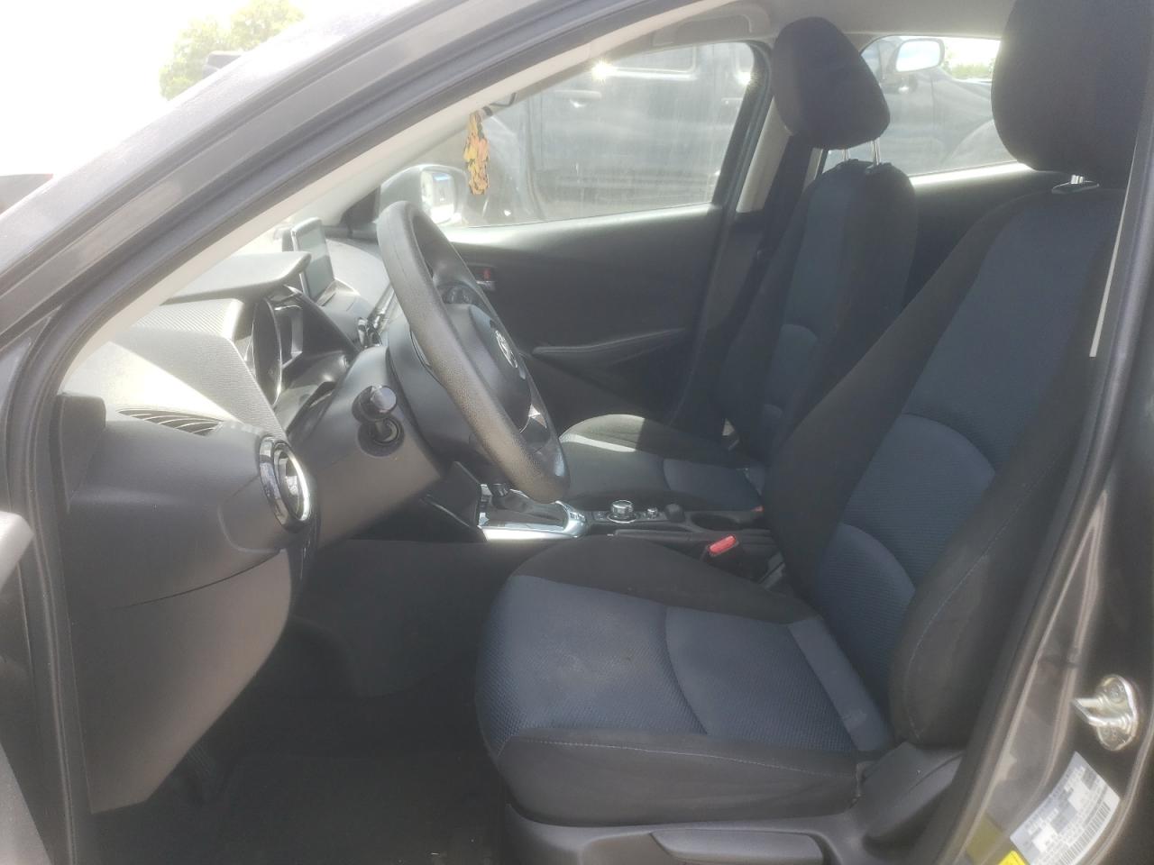 3MYDLBYV9HY195409 2017 Toyota Yaris Ia