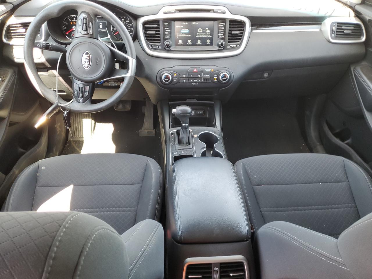 5XYPGDA31JG396428 2018 Kia Sorento Lx