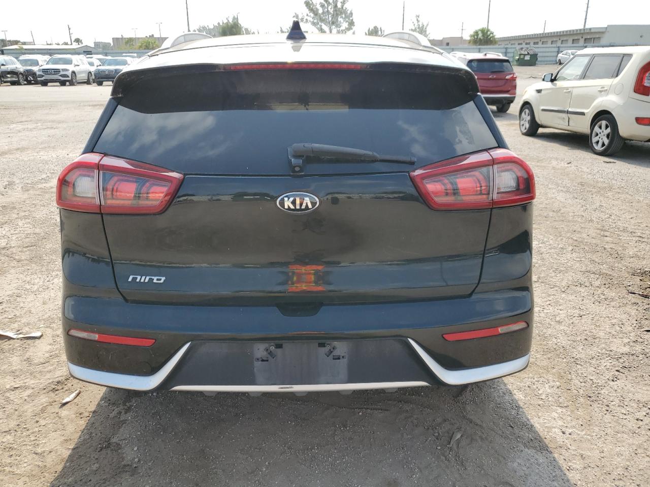 KNDCB3LC4H5089164 2017 Kia Niro Fe