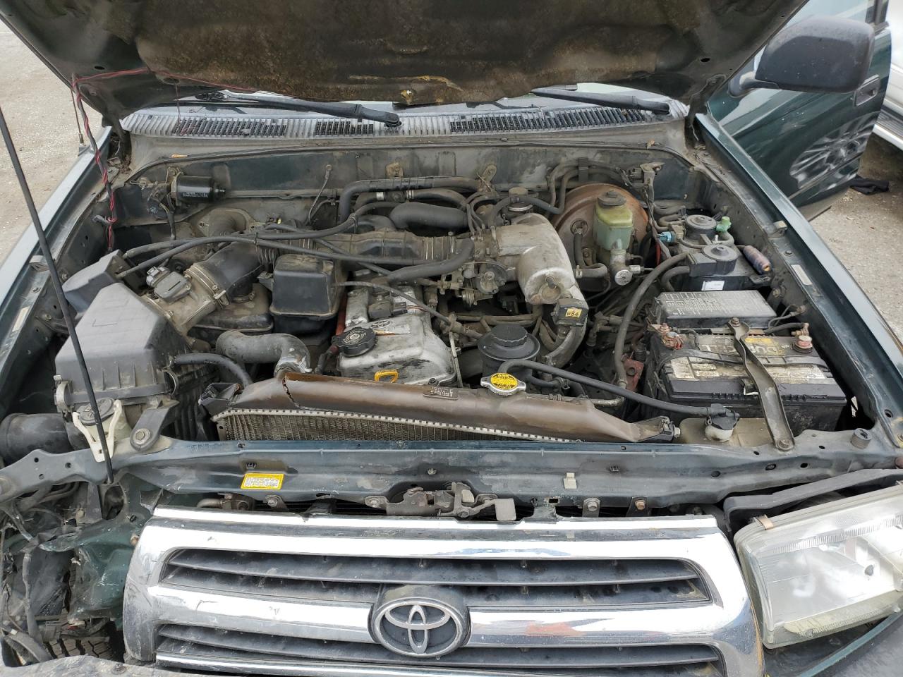 JT3GM84R2Y0059898 2000 Toyota 4Runner