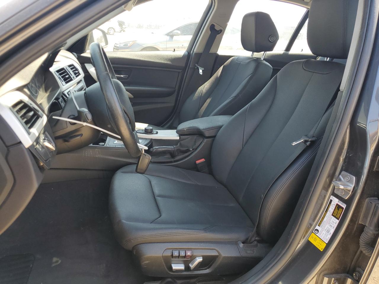 WBA8E1G53HNU13098 2017 BMW 320 I