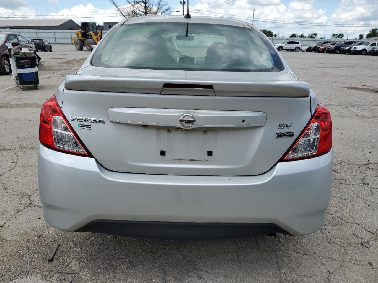 3N1CN7APXJL872048 2018 Nissan Versa S