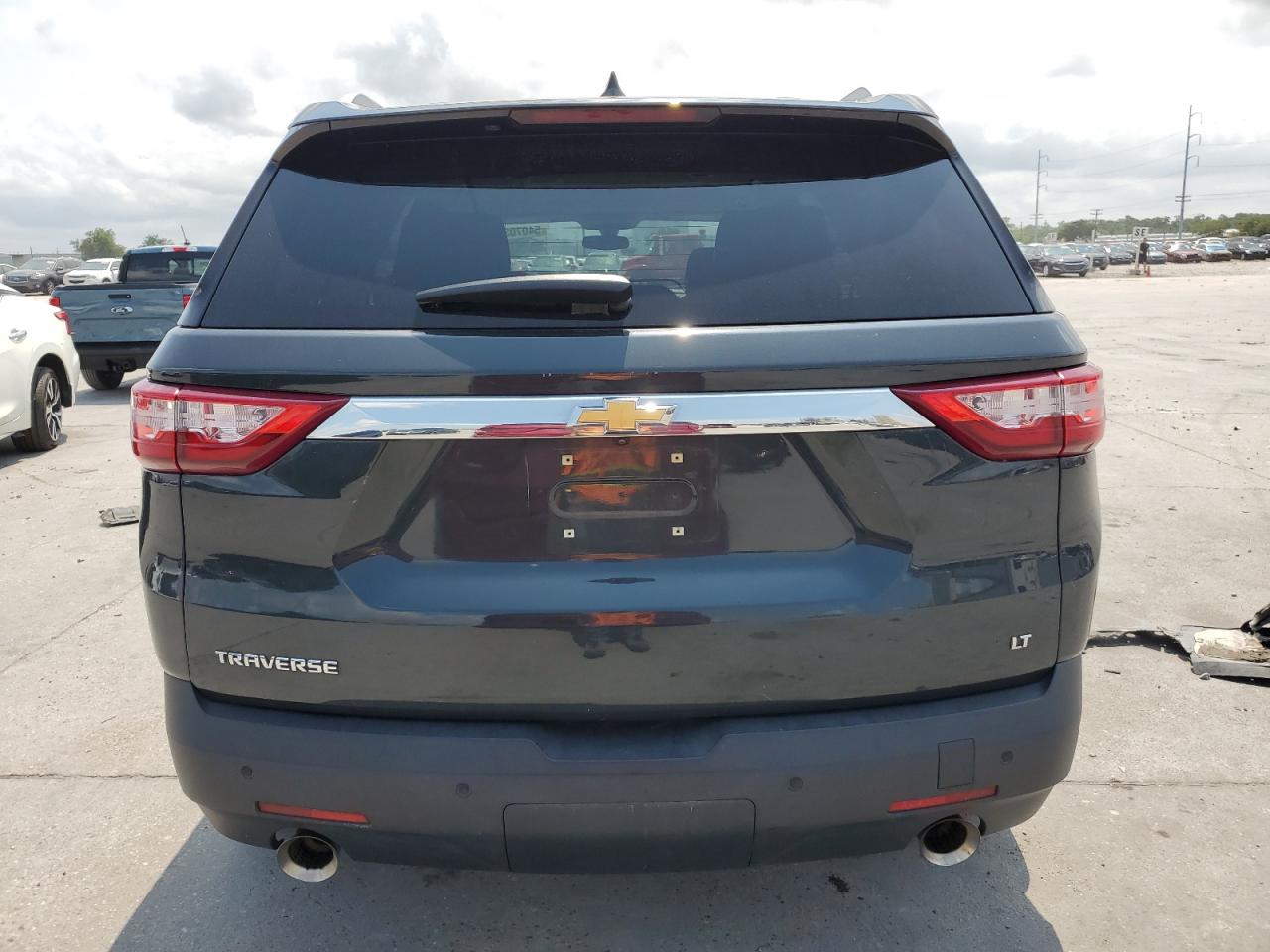 1GNERGKW3JJ141282 2018 Chevrolet Traverse Lt