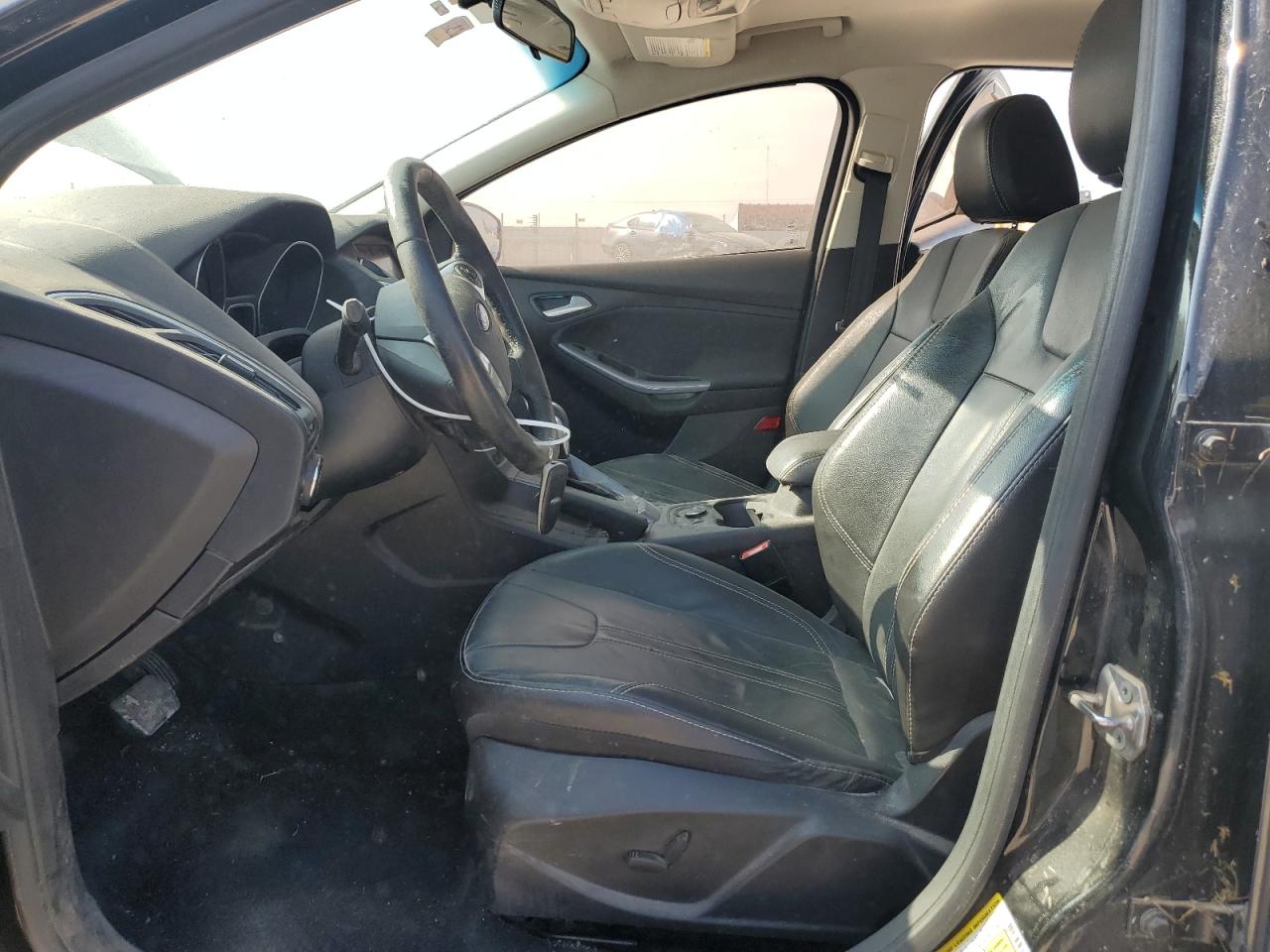 1FADP3J25EL419942 2014 Ford Focus Titanium