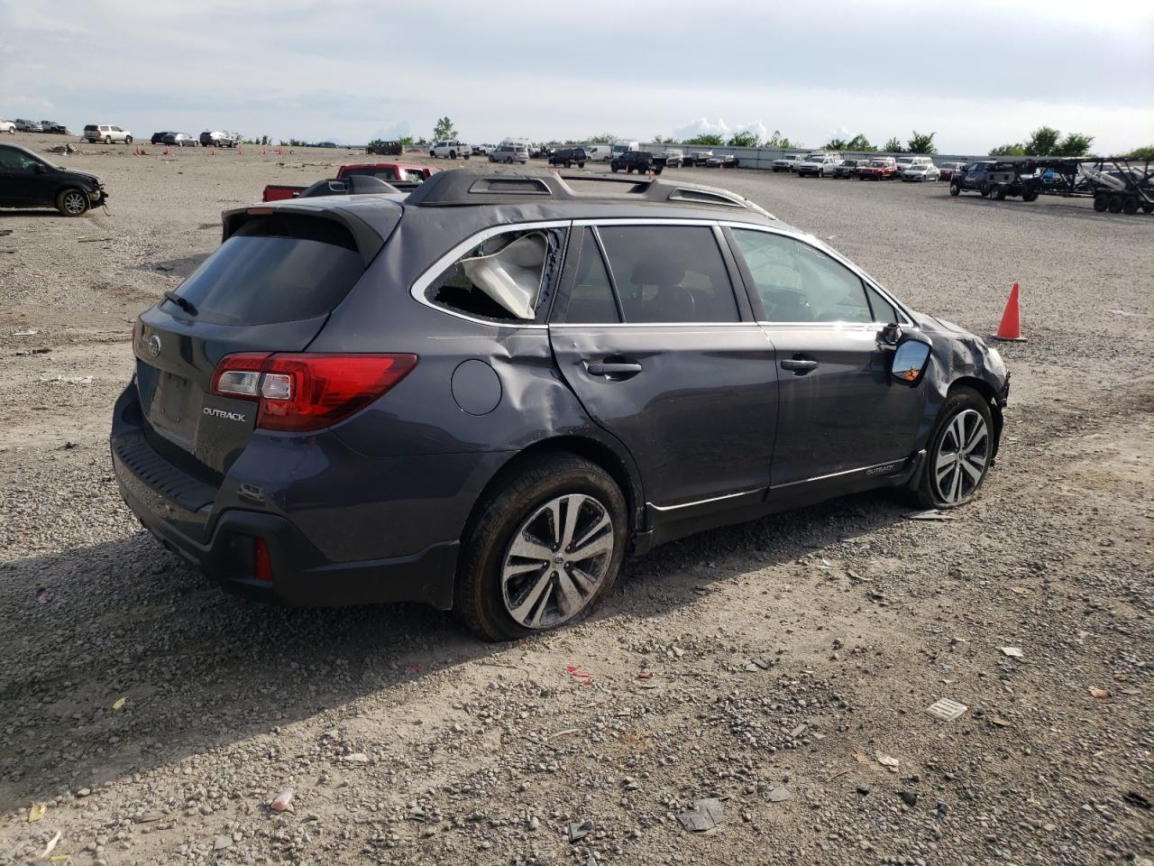 2018 Subaru Outback 2.5I Limited vin: 4S4BSANC2J3244840