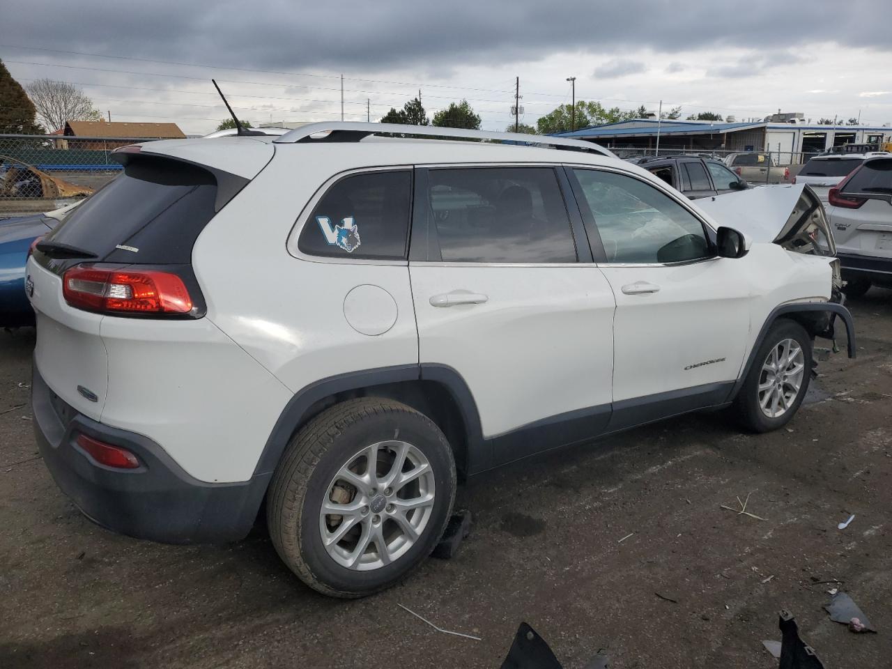 2015 Jeep Cherokee Latitude vin: 1C4PJLCB3FW536490