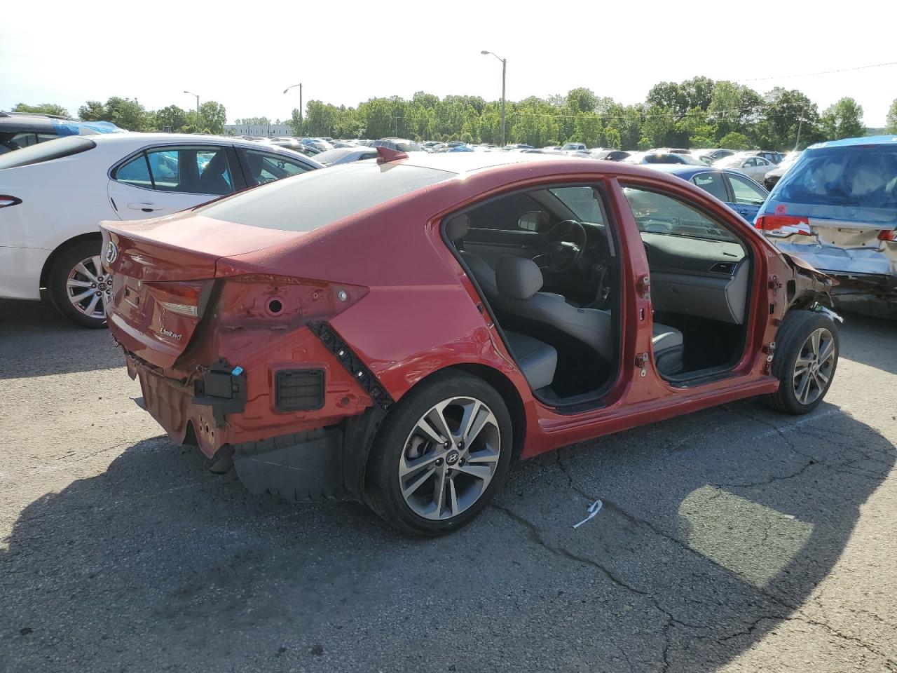 Lot #2650106040 2017 HYUNDAI ELANTRA SE