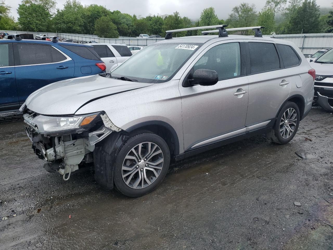 JA4AD2A33JZ060925 2018 Mitsubishi Outlander Es