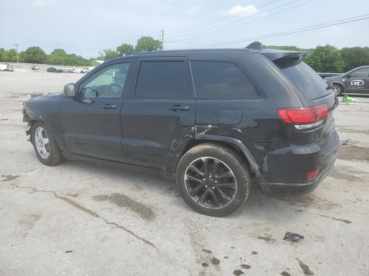 1C4RJFAG0JC123137 2018 Jeep Grand Cherokee Laredo