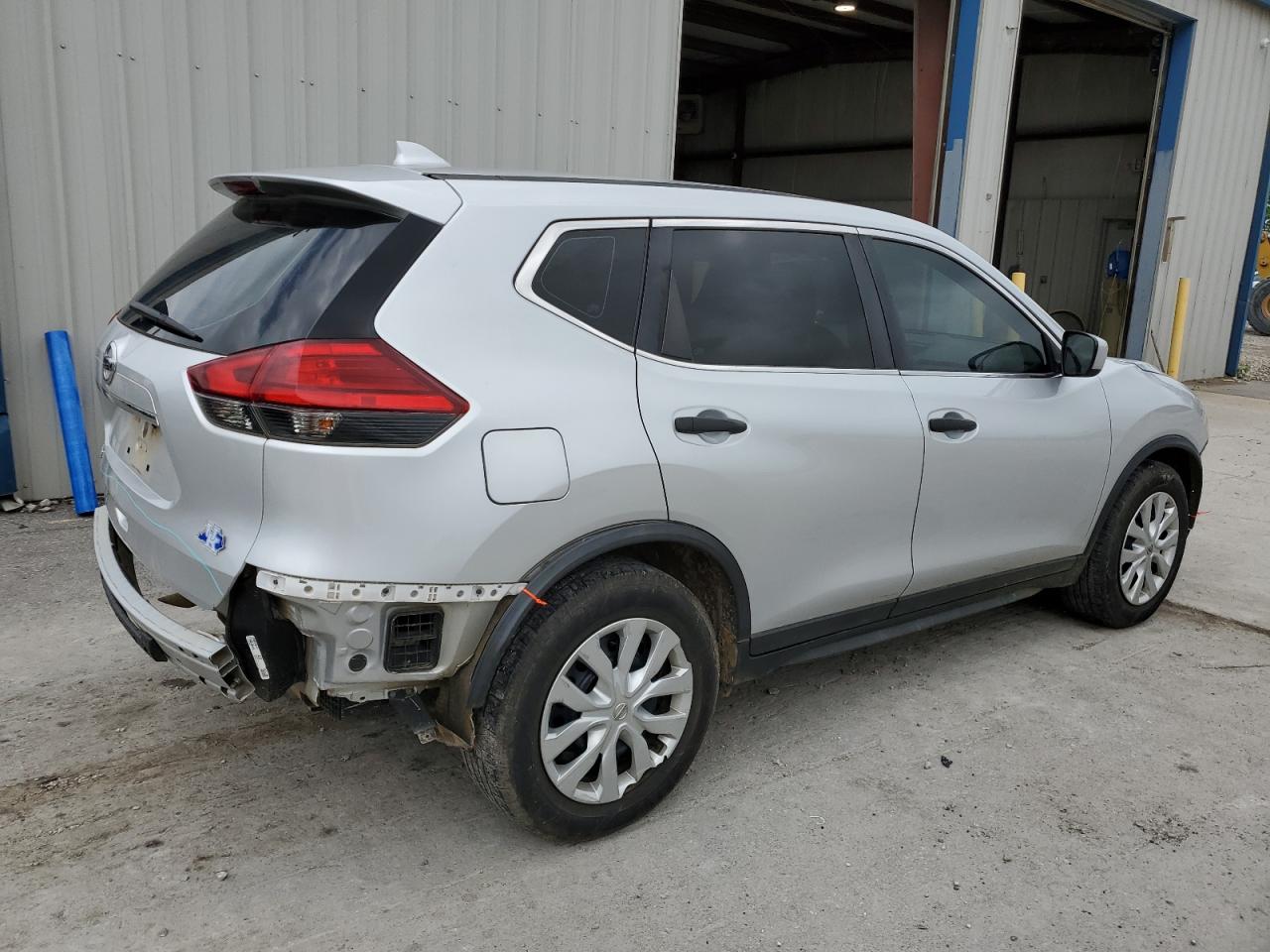 KNMAT2MT6HP557140 2017 Nissan Rogue S