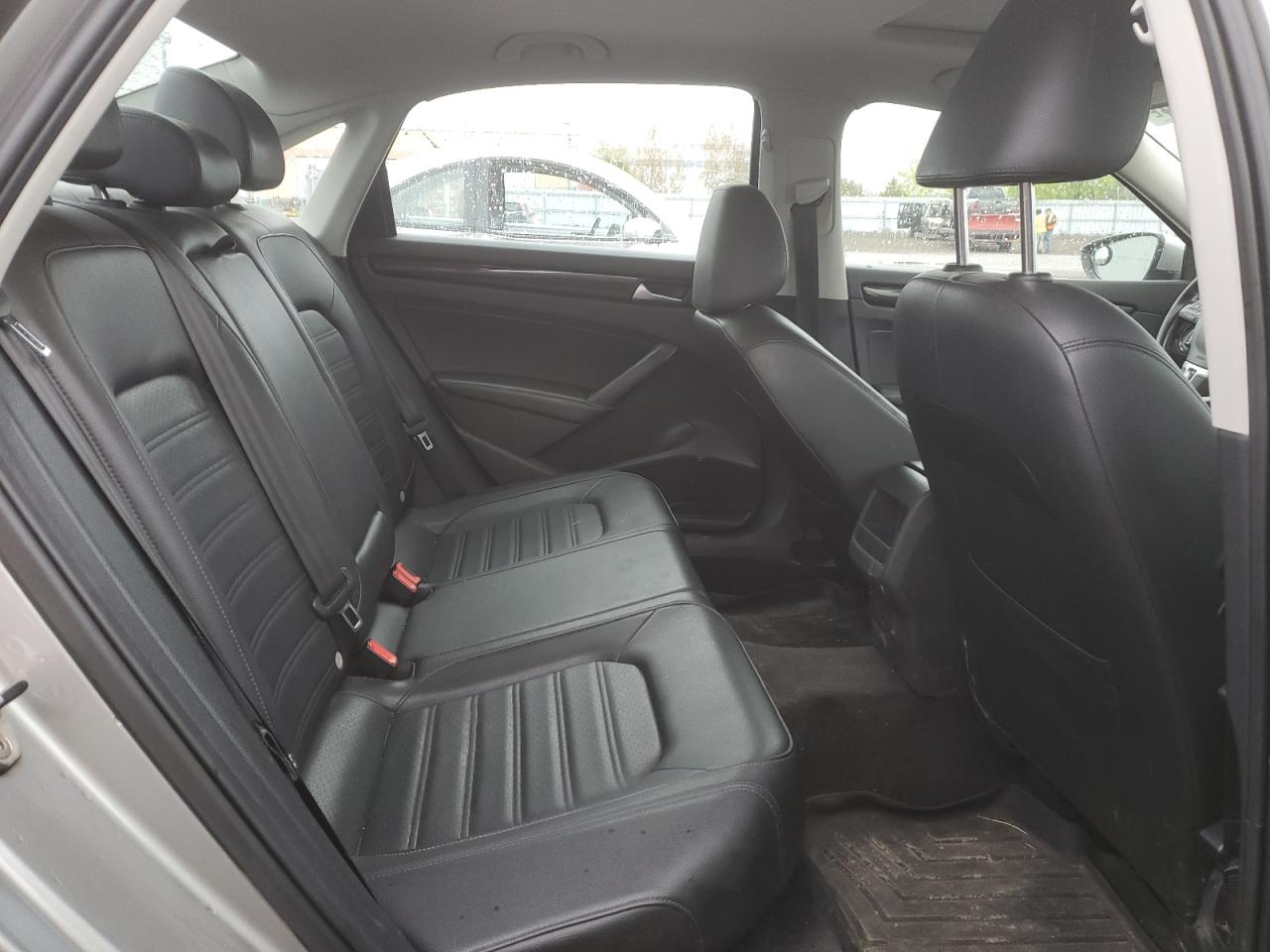 1VWBH7A39CC055694 2012 Volkswagen Passat Se