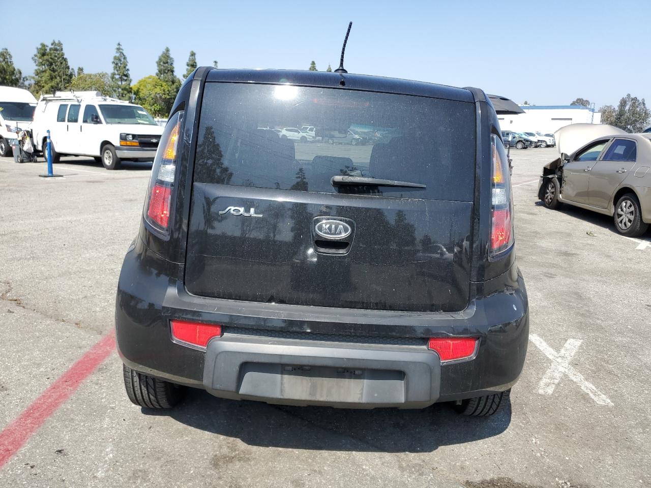 KNDJT2A28B7284477 2011 Kia Soul +