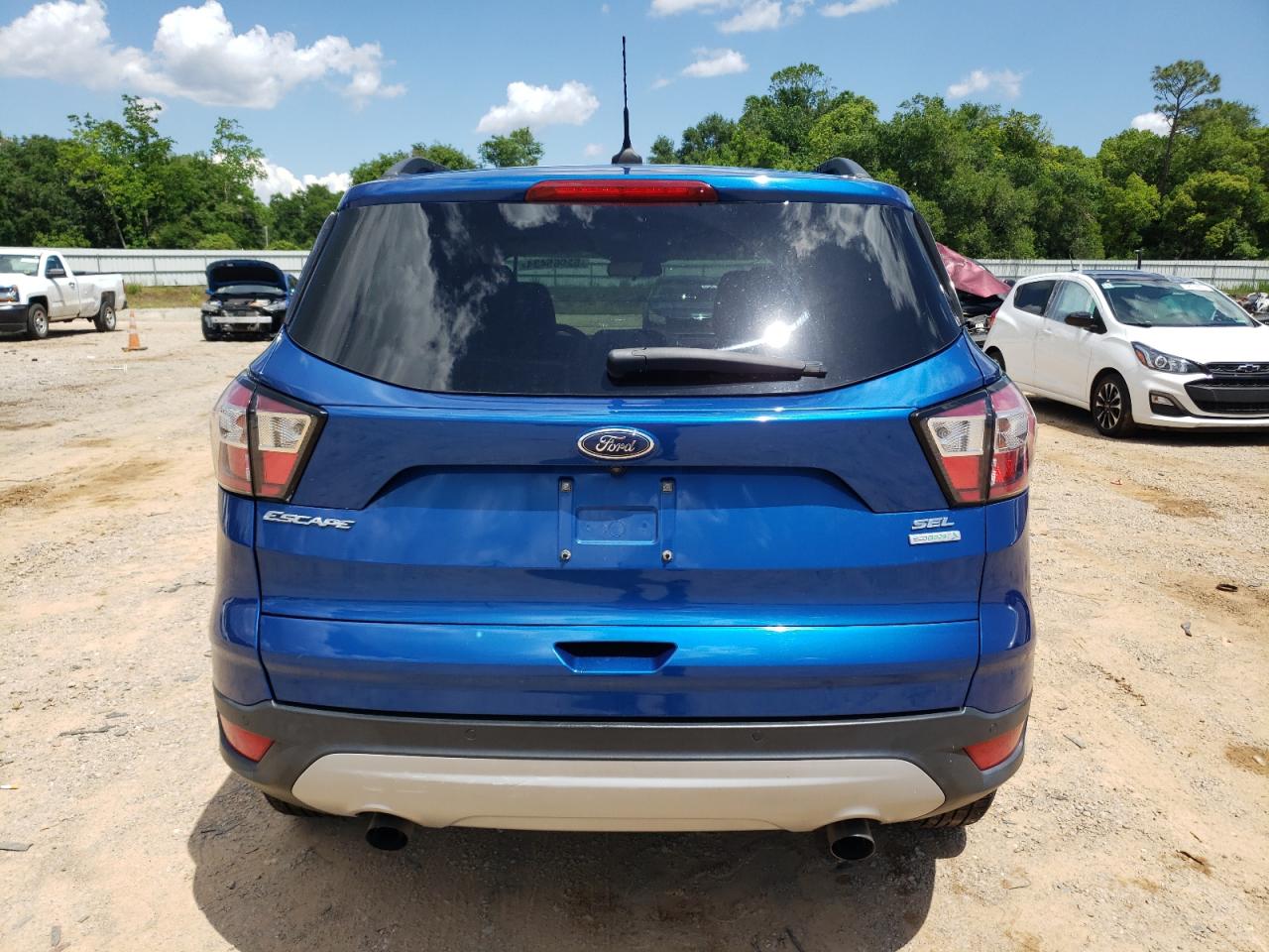 1FMCU0HD7JUD49204 2018 Ford Escape Sel