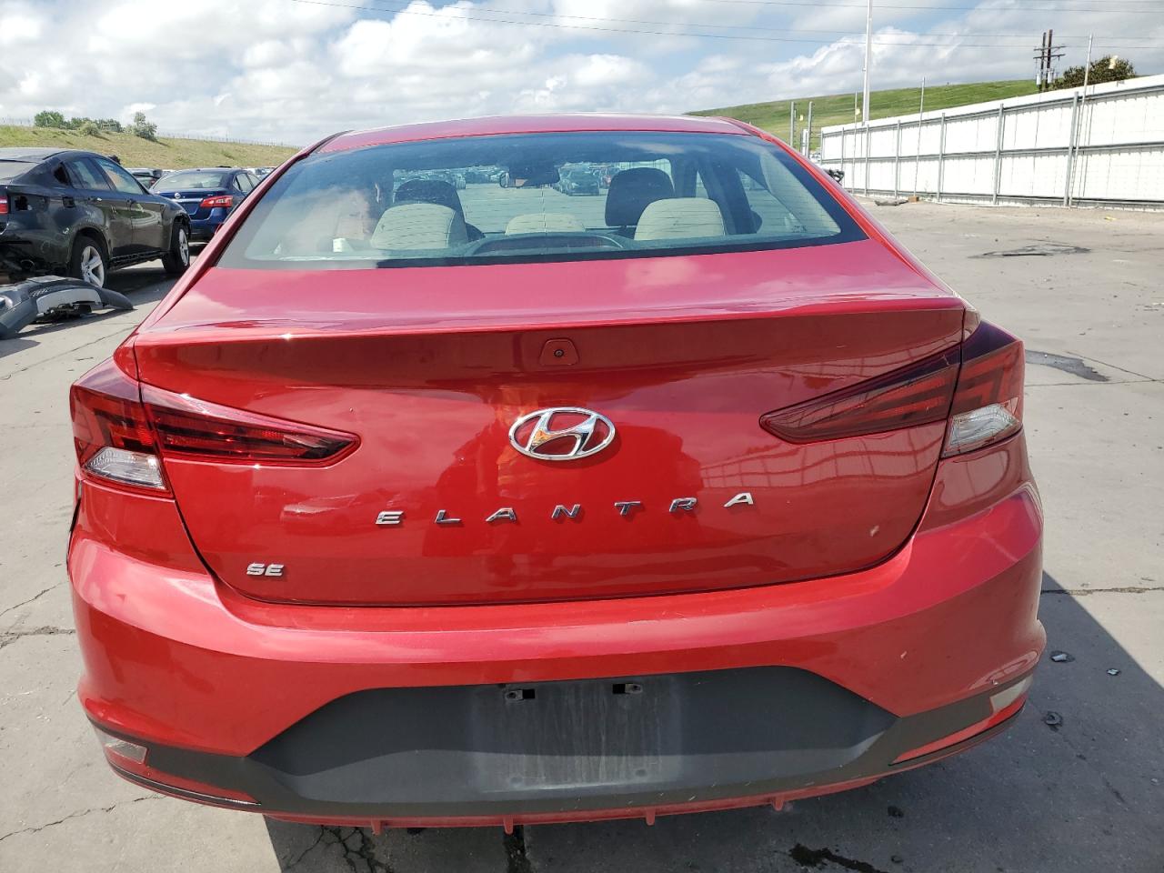 KMHD74LF9KU885634 2019 Hyundai Elantra Se
