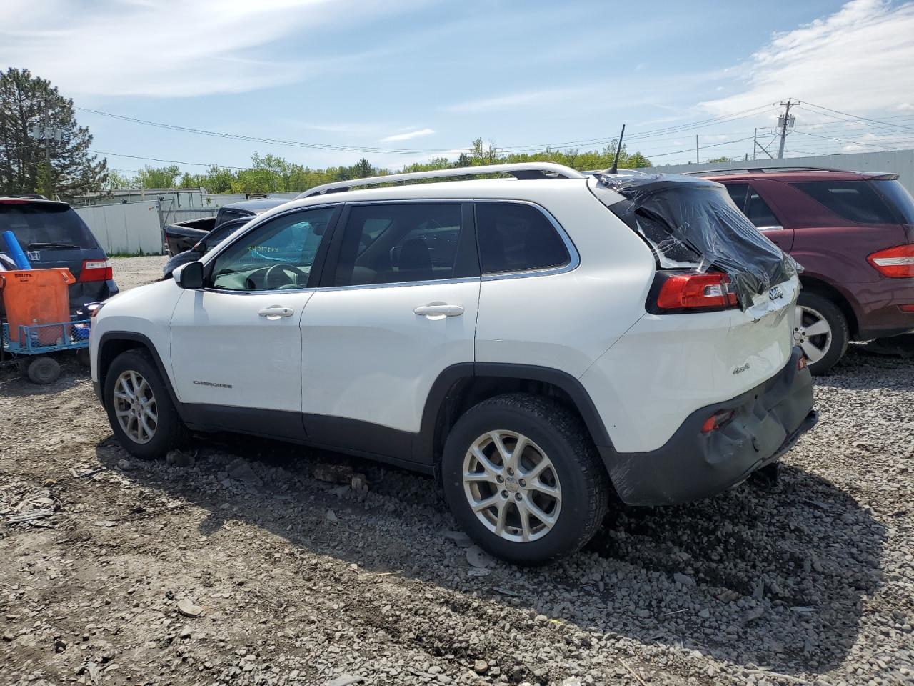 1C4PJMCB5HW657532 2017 Jeep Cherokee Latitude