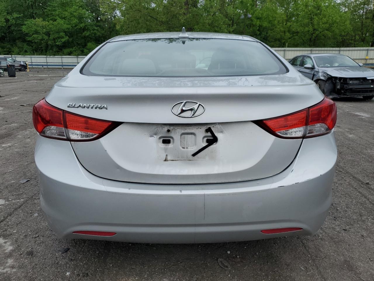 KMHDH4AE4CU308258 2012 Hyundai Elantra Gls