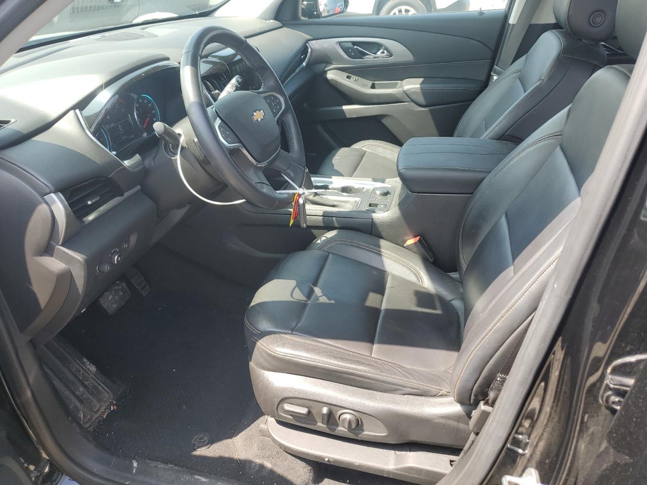 1GNERHKWXJJ106969 2018 Chevrolet Traverse Lt