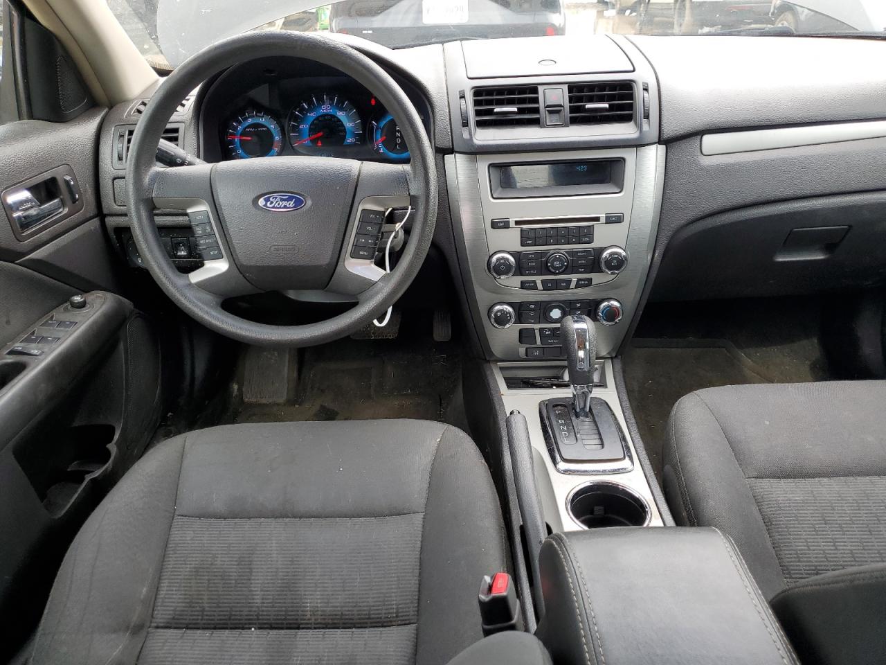 3FAHP0HA0BR121177 2011 Ford Fusion Se