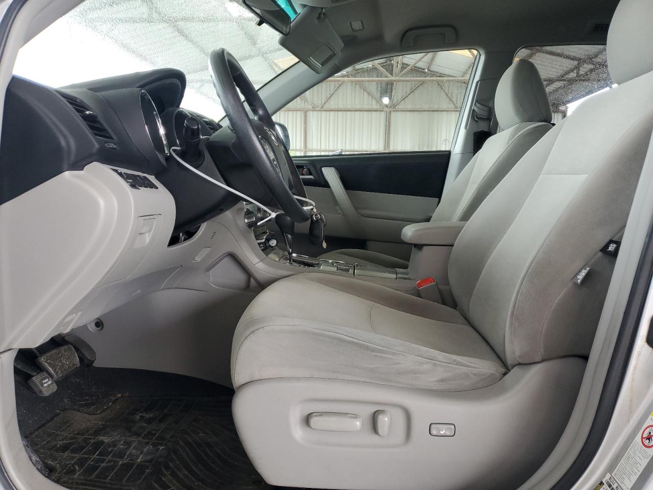 5TDZK3EH8CS065519 2012 Toyota Highlander Base