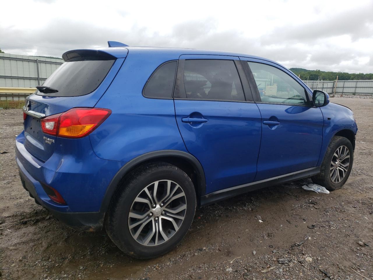 JA4AP3AU8JU006877 2018 Mitsubishi Outlander Sport Es