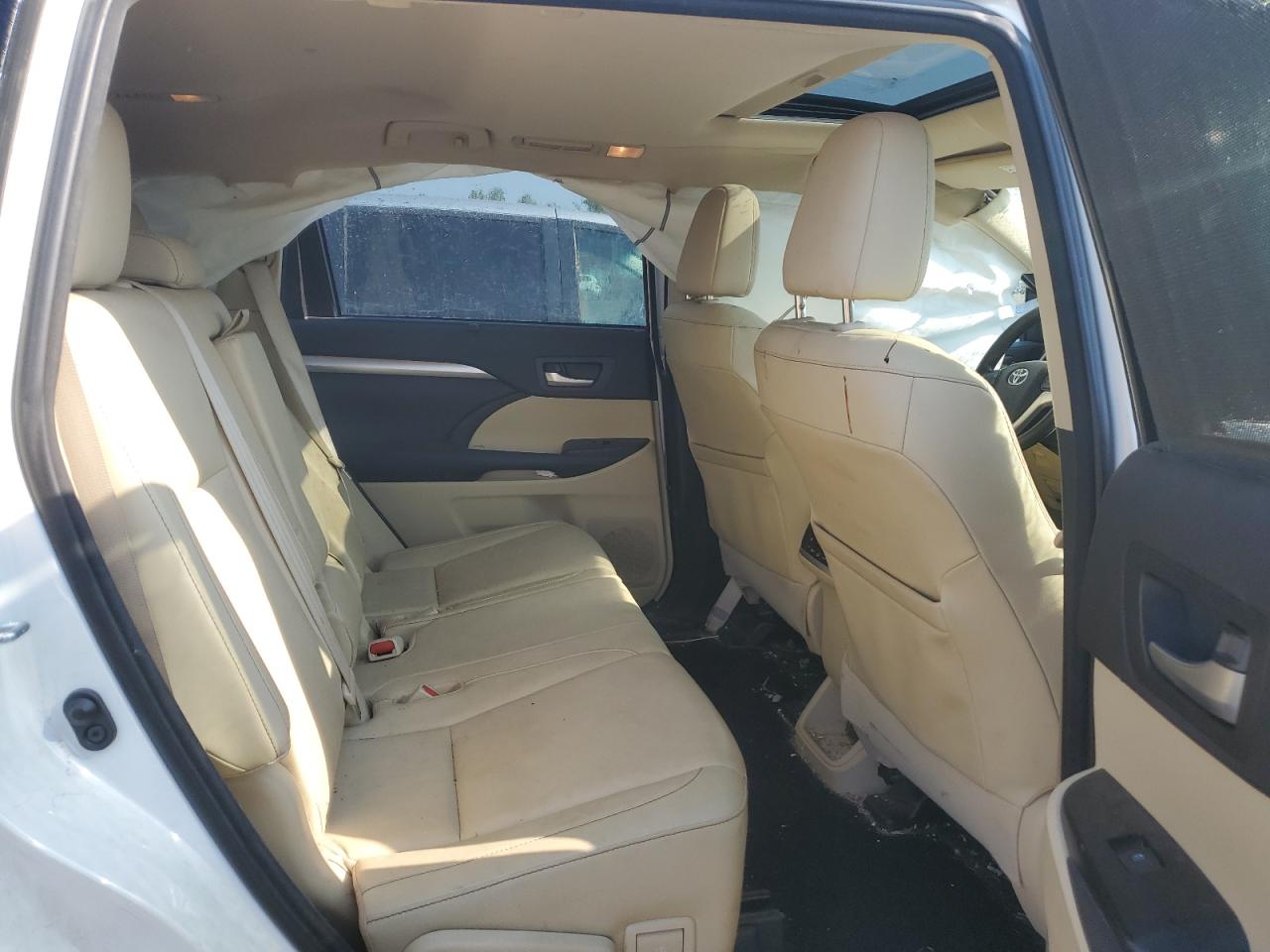 5TDJKRFH7ES050057 2014 Toyota Highlander Xle