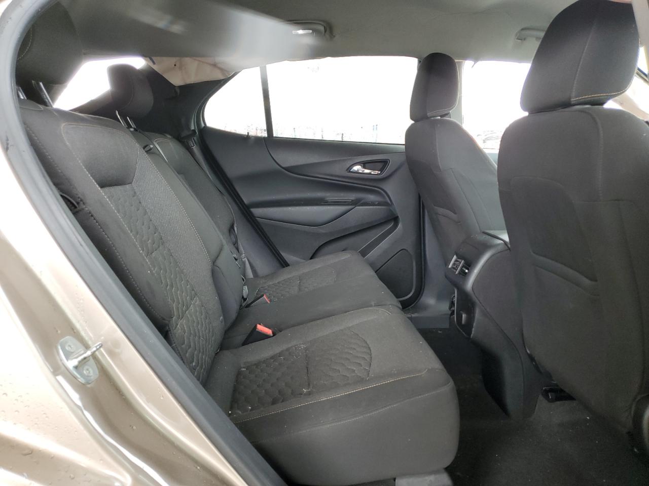 3GNAXJEV4JL103752 2018 Chevrolet Equinox Lt