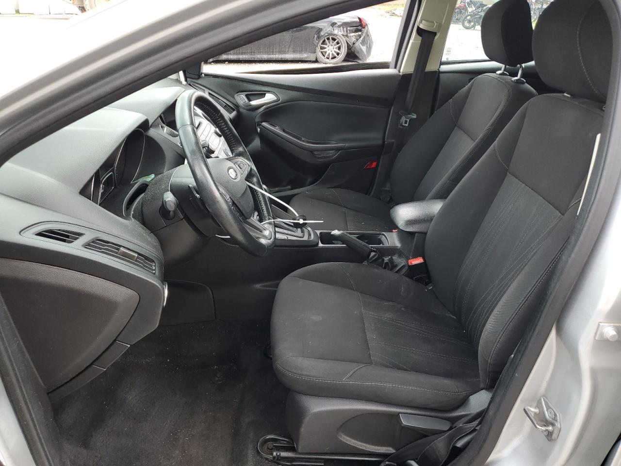 1FADP3F24FL383171 2015 Ford Focus Se