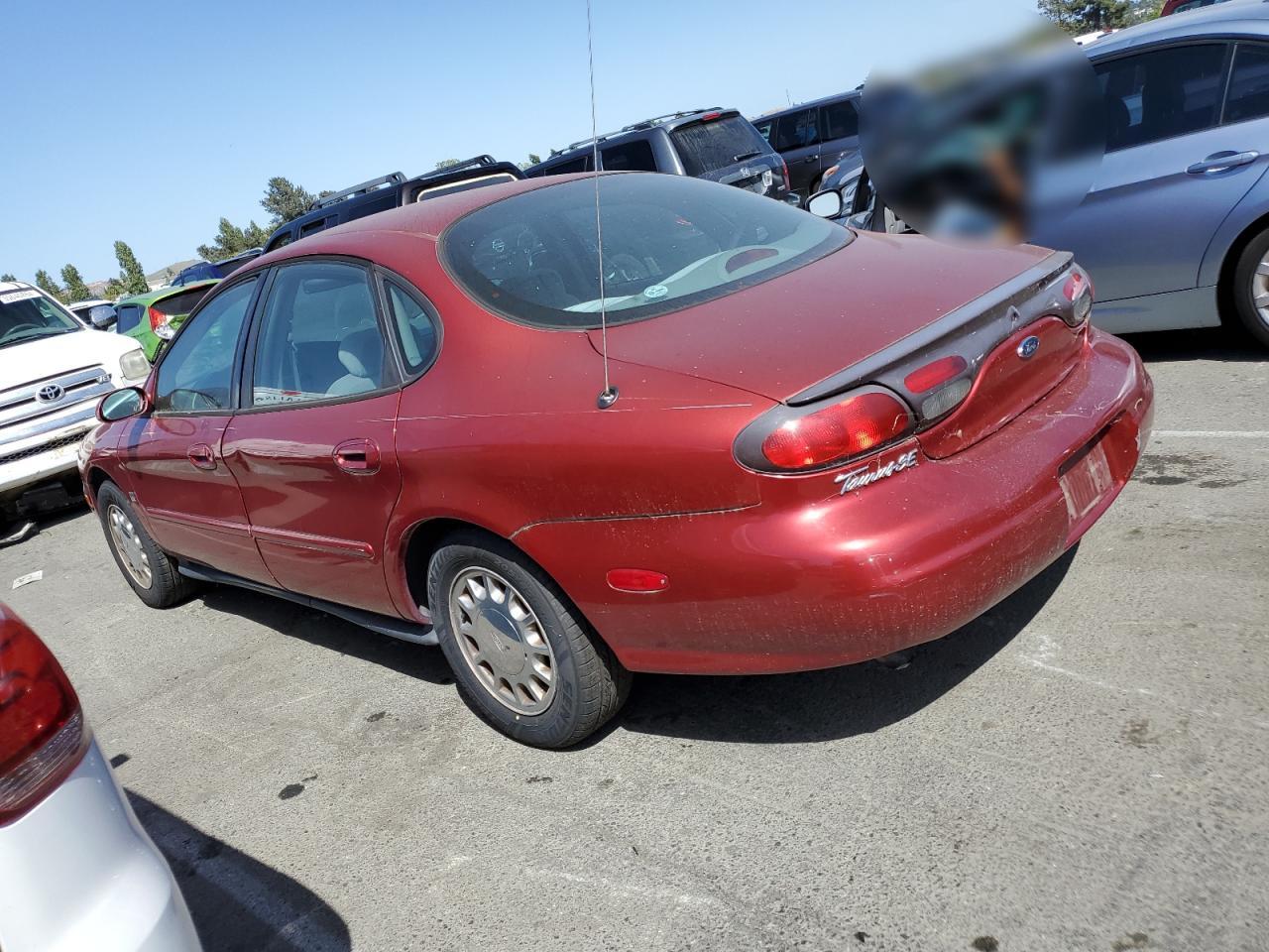 1FAFP53S8XG320769 1999 Ford Taurus Se