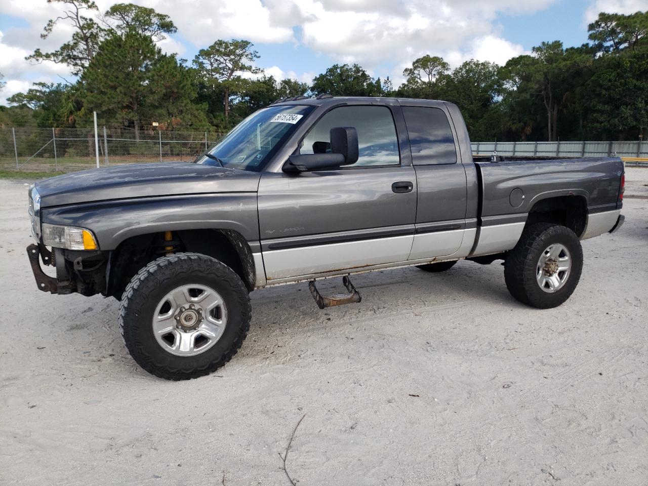 3B7KF23Z82M263110 2002 Dodge Ram 2500