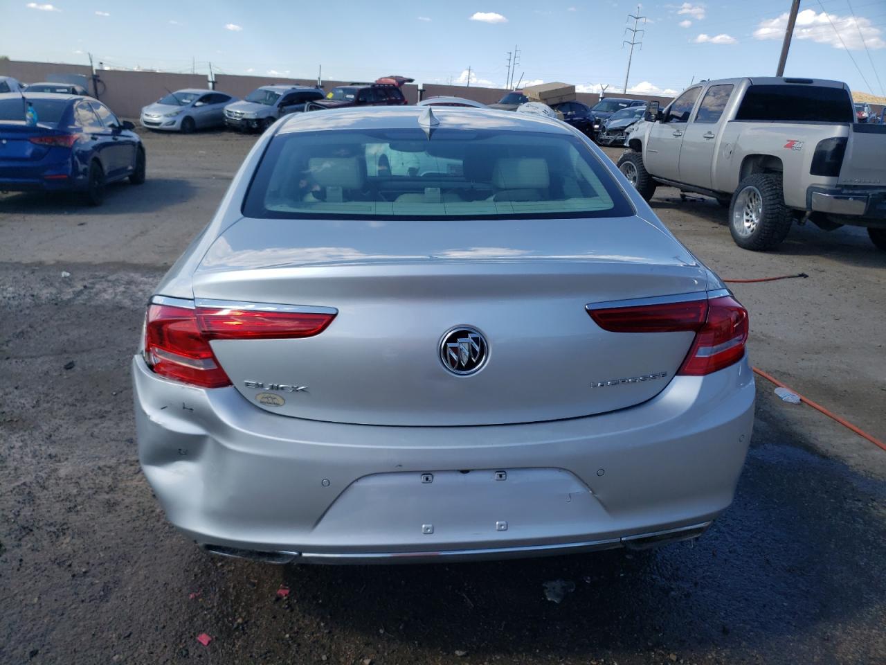 2017 Buick Lacrosse Essence vin: 1G4ZP5SS4HU196538