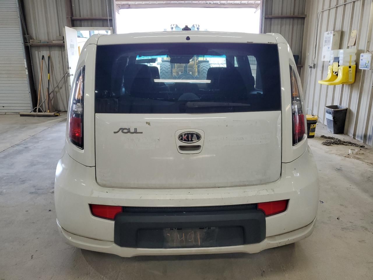 KNDJT2A28B7267100 2011 Kia Soul +