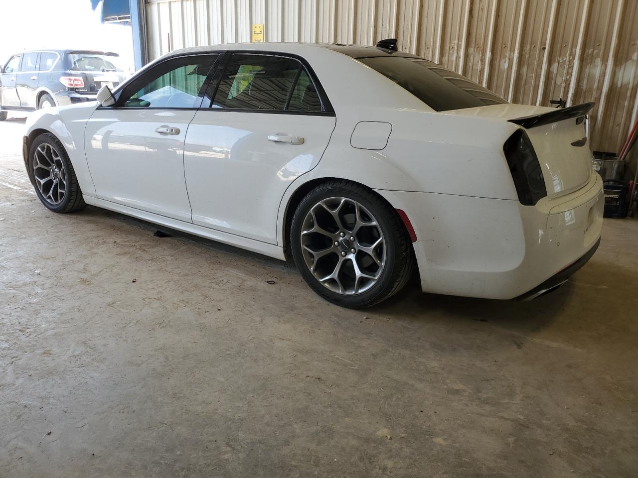 2018 Chrysler 300 S vin: 2C3CCABG5JH266877